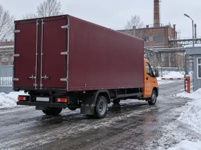Фургон 3 т Новороссийск — Омск, фото 4 — сзади