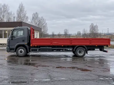 Бортовой 7 т Волгоград — Омск, фото 3 — сбоку
