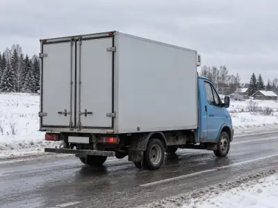 Рефрижератор 1.5 т Владивосток — Спасск-Дальний, фото 4 — сзади