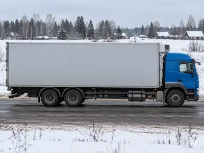 Рефрижератор 10 т Тюмень — Омск, фото 1 — спереди