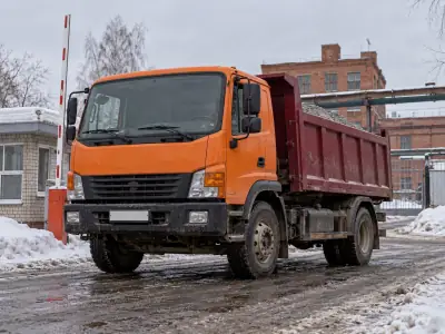 Самосвал 10 т Омск — Новосибирск, фото 1 — спереди