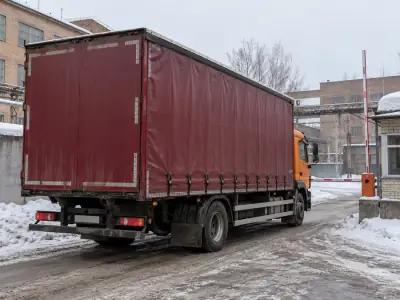 Шторная фура 10 т Уфа — Тюмень, фото 4 — сзади