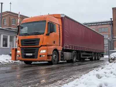 Шторная еврофура 20 т Тюмень — Новосибирск, фото 1 — спереди