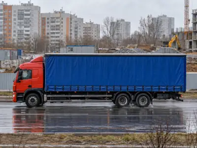 Шторная фура 10 т Челябинск — Воронеж, фото 1 — спереди