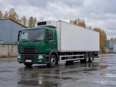 Рефрижератор 10 т Челябинск — Санкт-Петербург, фото 1 — спереди